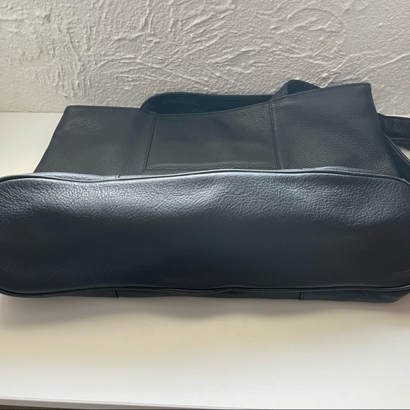 Bree Original Soft Leather Documents Shoulder Bag - Picture 11 of 14